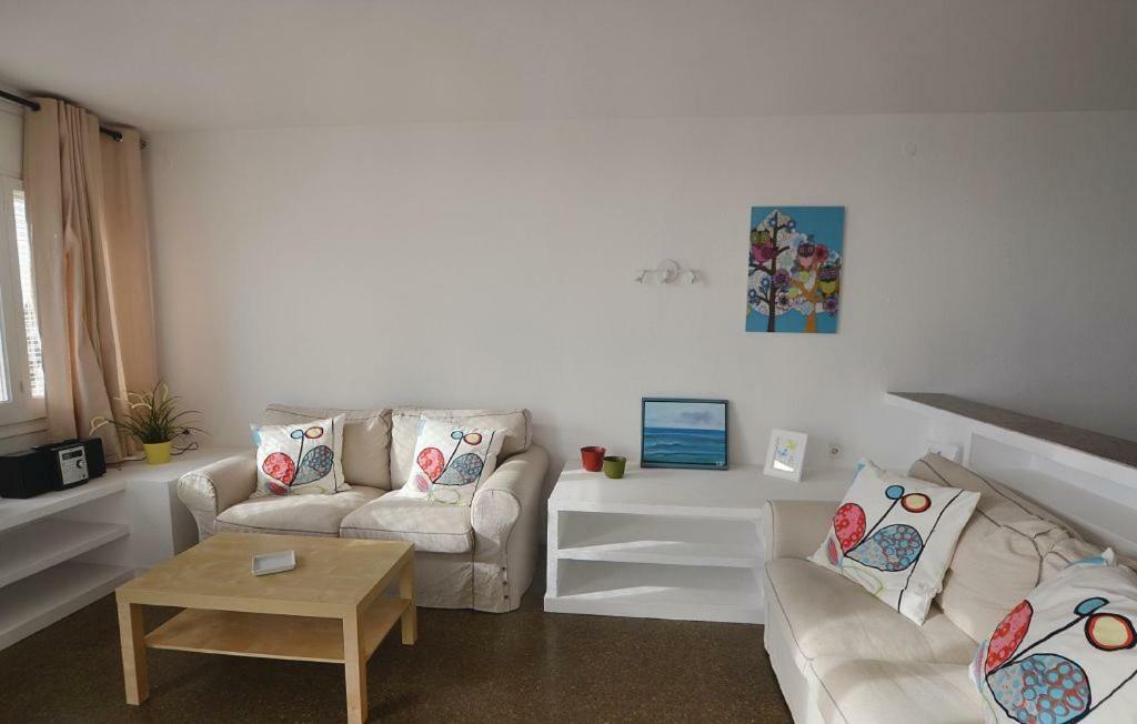 Duplex En Frente De La Playa Al Lado De Barcelona Lägenhet Canet De Mar Exteriör bild